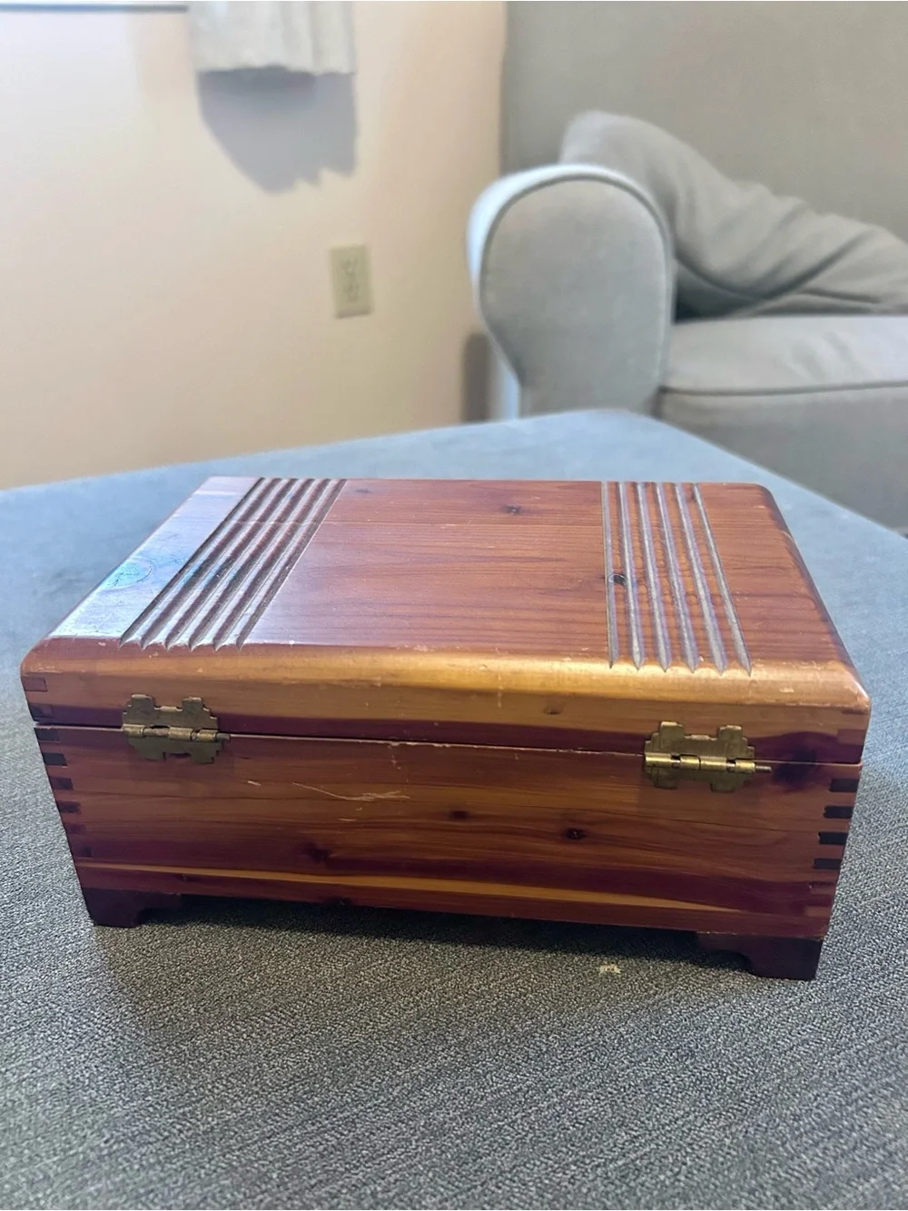 Vintage Aromatic Cedar Wood Trinket Box Carved Lid 8